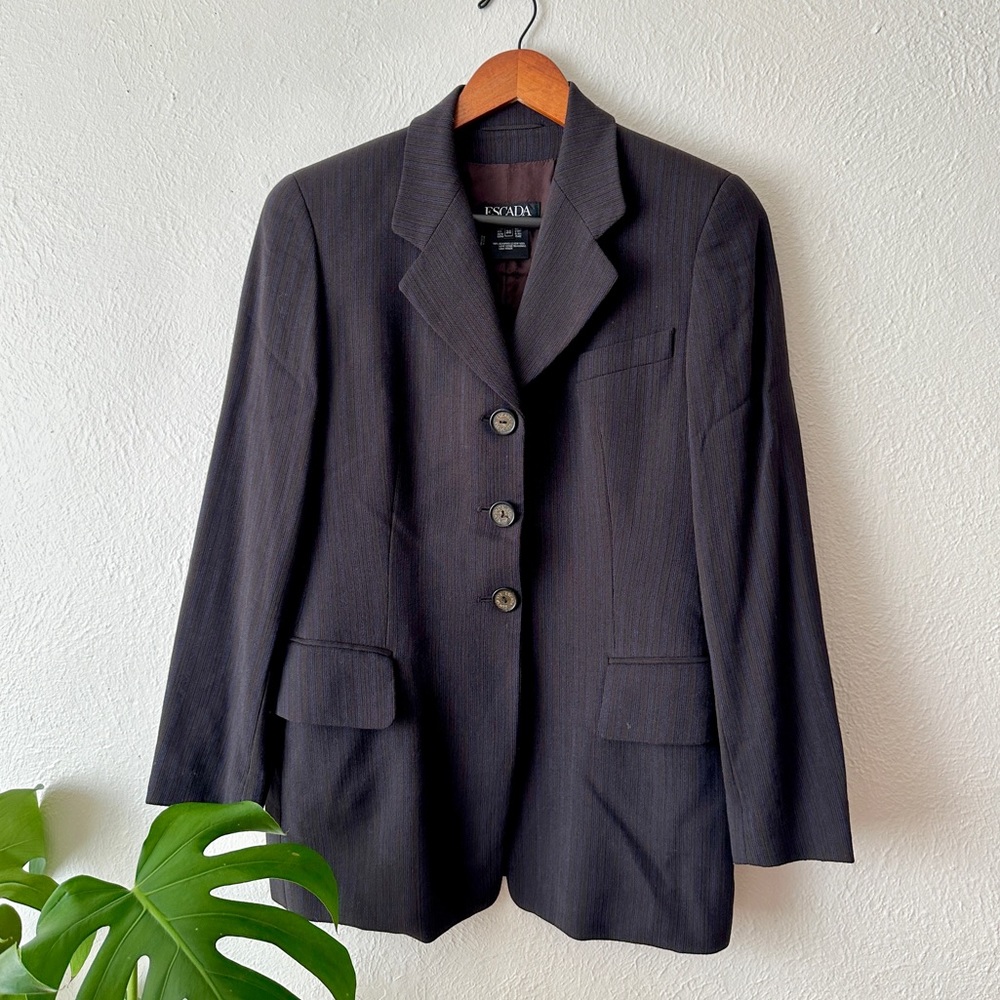 luxurious Escada blazer 😍